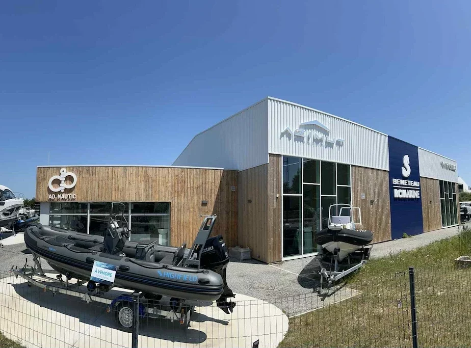 local commerciel pro-Beneteau_Edifice Construction